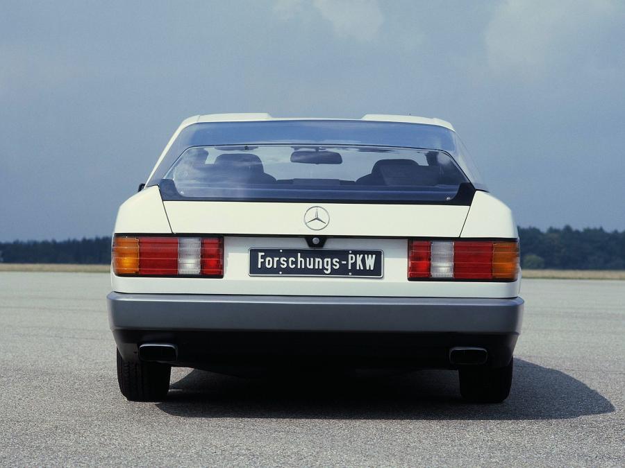  Mercedes-Benz Auto 2000 Concept 1981 года  (фото 6 из 12)